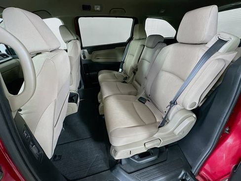 Certified 2024 Honda Odyssey EX image 31
