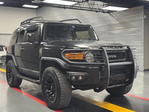 Used 2009 Toyota FJ Cruiser 4WD image 7