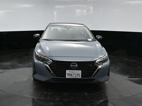 Used 2025 Nissan Sentra SR image 2