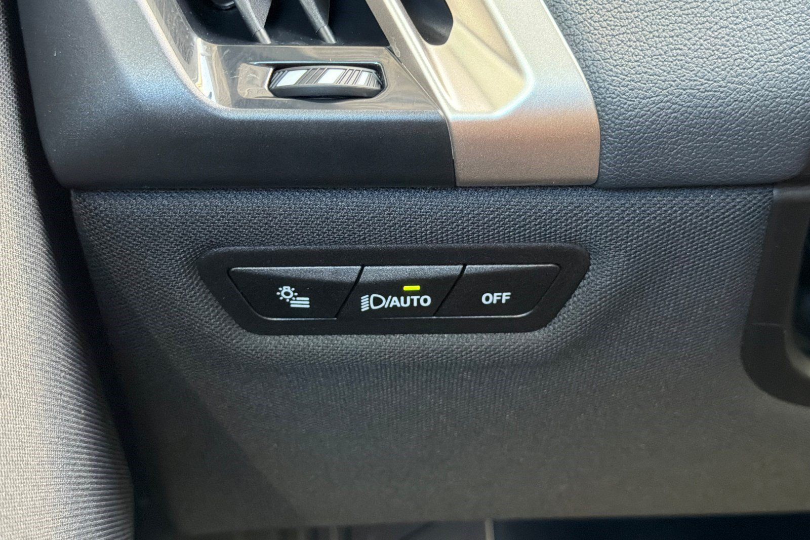 Certified 2024 BMW iX xDrive50 w/ Sport Package AWD/4WD image 37