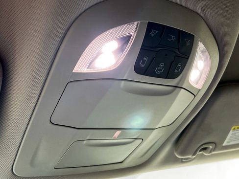 Used 2024 Chrysler Pacifica Touring-L image 22