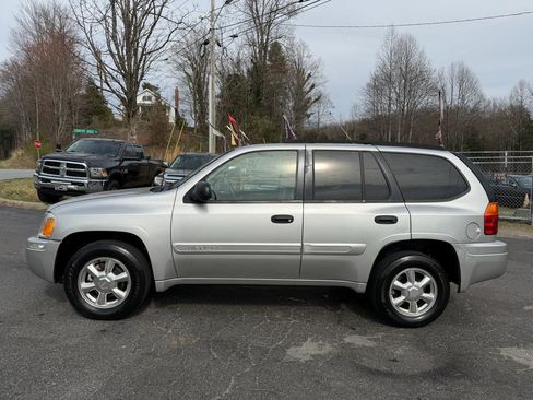 Used 2005 GMC Envoy SLE image 4