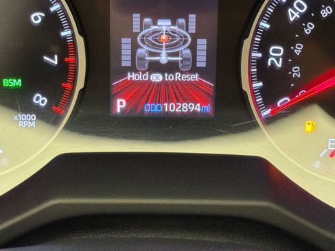Used 2021 Toyota RAV4 XLE Premium AWD/4WD image 20