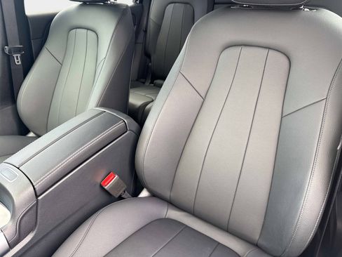 New 2025 Mercedes-Benz GLB 250 250 4MATIC SUV image 19