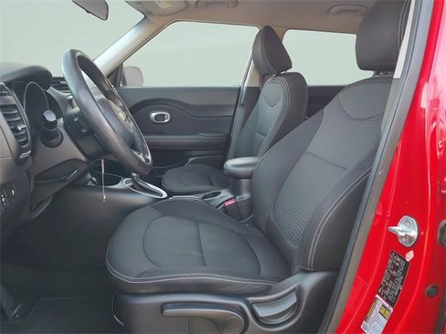 Used 2014 Kia Soul + image 27