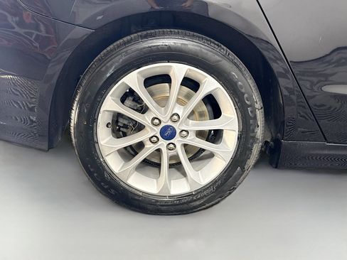 Used 2020 Ford Fusion SE image 33