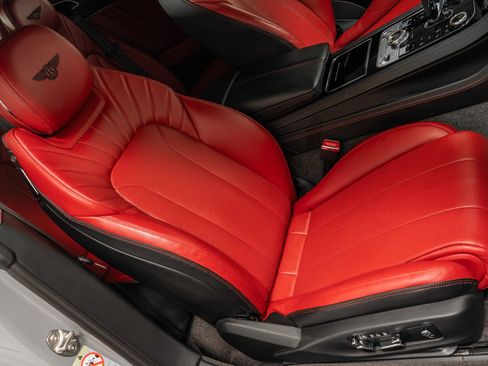 Used 2024 Bentley Continental GT V8 image 25