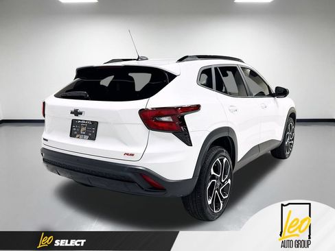 Used 2025 Chevrolet Trax RS w/ Driver Confidence Package FWD image 8