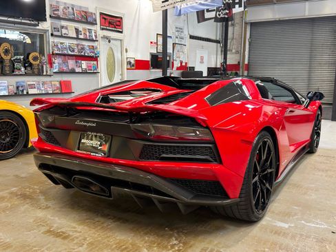Used 2019 Lamborghini Aventador S AWD/4WD image 7