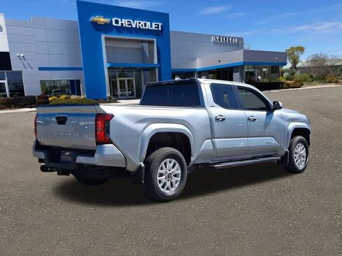 Used 2025 Toyota Tacoma SR5 AWD/4WD image 26