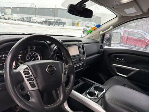 Used 2017 Nissan Titan PRO-4X w/ Pro-4x Convenience Package image 8