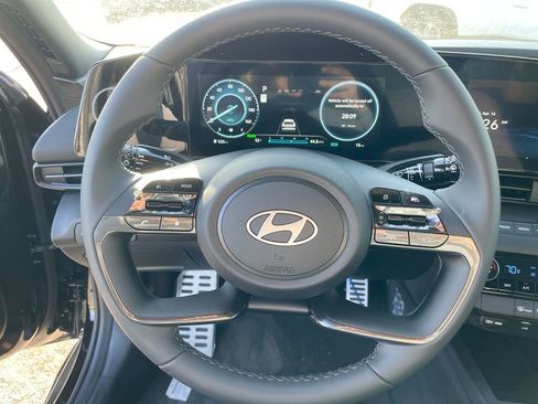 Used 2025 Hyundai Elantra SEL image 40