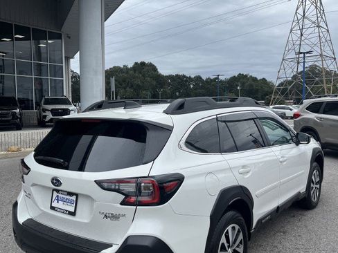 Certified 2025 Subaru Outback Premium image 3