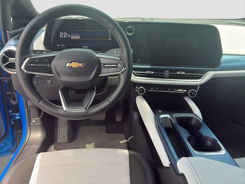 Used 2024 Chevrolet Equinox EV LT FWD image 15