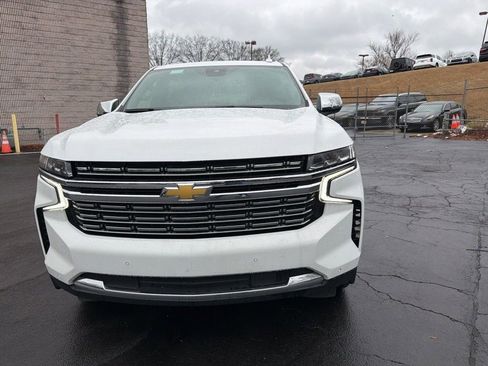 Used 2023 Chevrolet Suburban Premier image 2