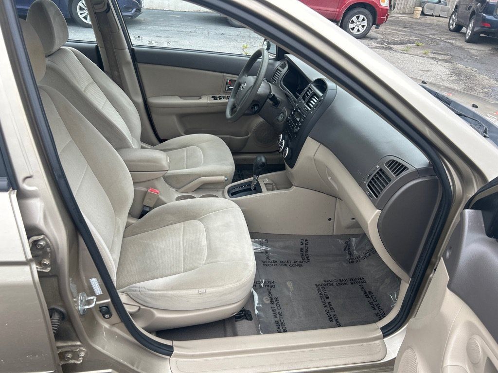 Used 2008 Kia Spectra EX FWD image 12