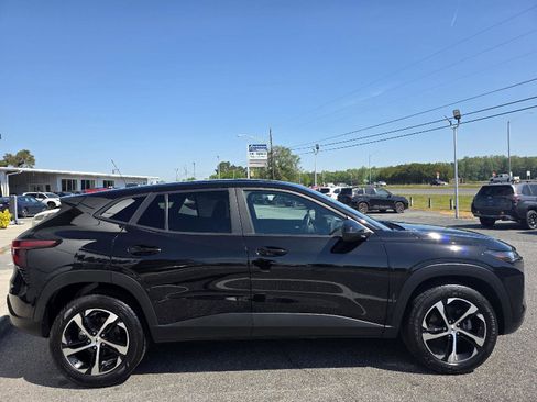 Used 2025 Chevrolet Trax RS w/ Sunroof Package FWD image 4