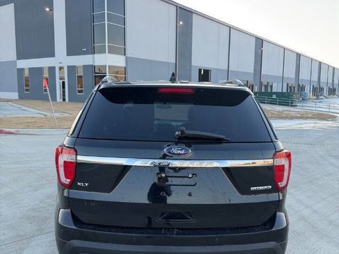 Used 2016 Ford Explorer XLT w/ Equipment Group 202A image 7