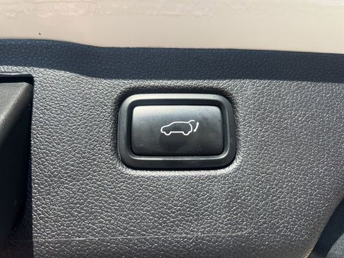 Certified 2020 Kia Sorento SX image 16