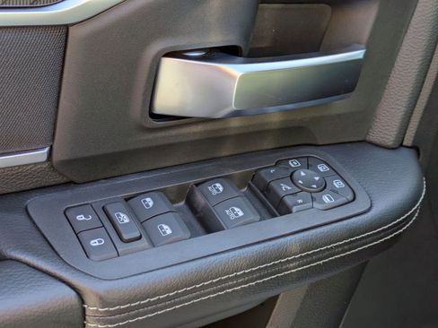 New 2026 RAM 2500 Big Horn AWD/4WD image 12