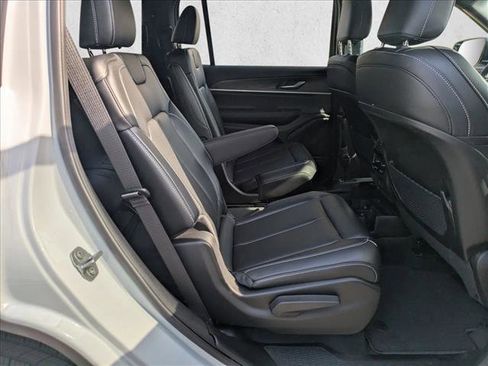 Used 2025 Jeep Grand Cherokee L Limited image 21
