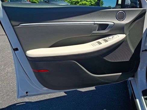 Used 2025 Hyundai Sonata SEL FWD image 13