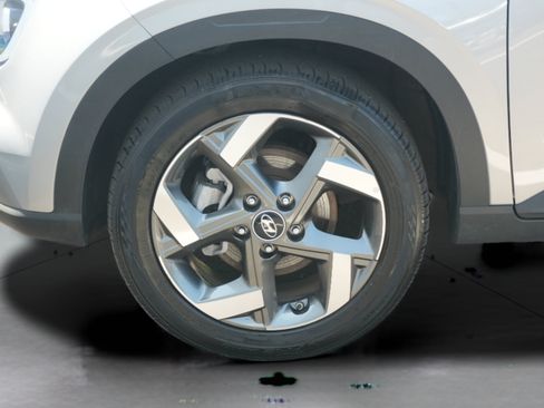 Used 2025 Hyundai Venue SEL FWD image 46