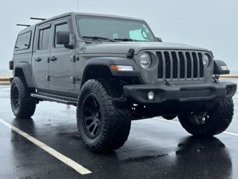 Used 2020 Jeep Gladiator Sport w/ Quick Order Package 24S image 2