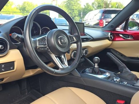 Used 2018 MAZDA MX-5 Miata RF Grand Touring RWD image 20