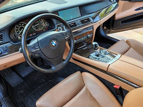 Used 2011 BMW 750Li xDrive AWD/4WD image 28