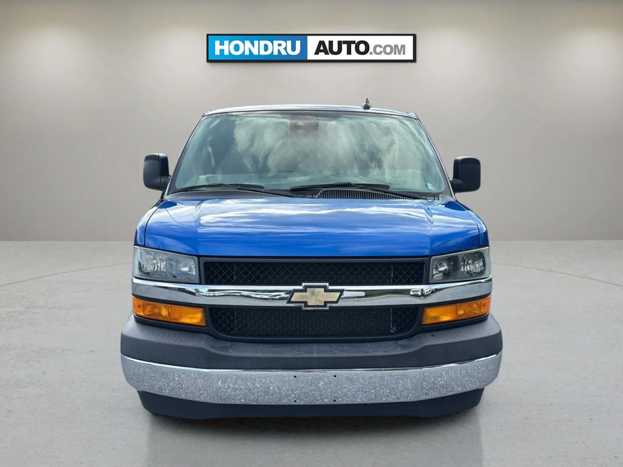 Used 2019 Chevrolet Express 3500 LS w/ Chrome Appearance Package RWD image 7