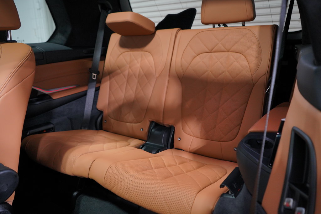 Used 2026 BMW X7 xDrive40i w/ M Sport Package AWD/4WD image 12