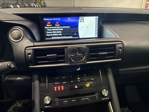 Used 2017 Lexus IS 300 F Sport image 21