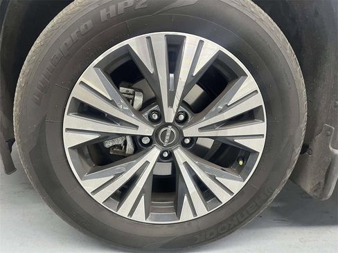 Used 2023 Nissan Rogue SV w/ SV Premium Package image 10