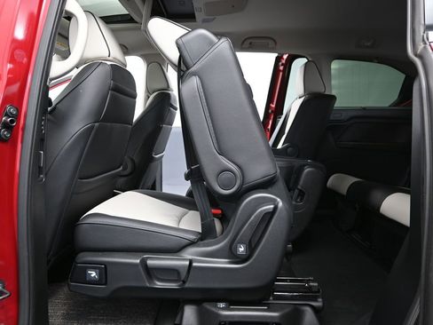 Used 2025 Honda Odyssey Elite image 41