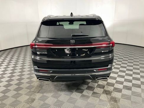 Used 2025 Buick Enclave Preferred image 5