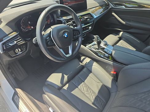 Used 2023 BMW 530i w/ Premium Package RWD image 16