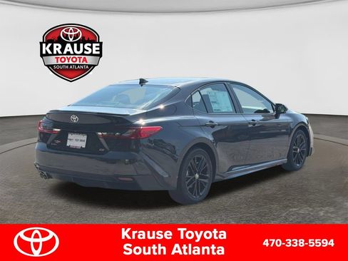 New 2026 Toyota Camry Hybrid FWD image 5