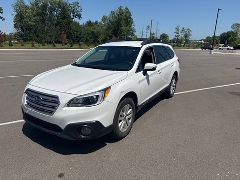 Used 2017 Subaru Outback 2.5i Premium AWD/4WD image 1