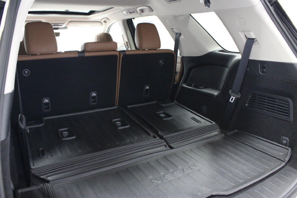 Certified 2024 Nissan Pathfinder Platinum w/ Cargo Package AWD/4WD image 18