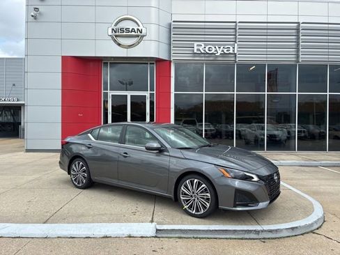 New 2026 Nissan Altima 2.5 SV w/ SV Premium Package FWD image 1