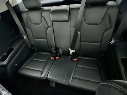 Used 2025 Kia Telluride S FWD image 30