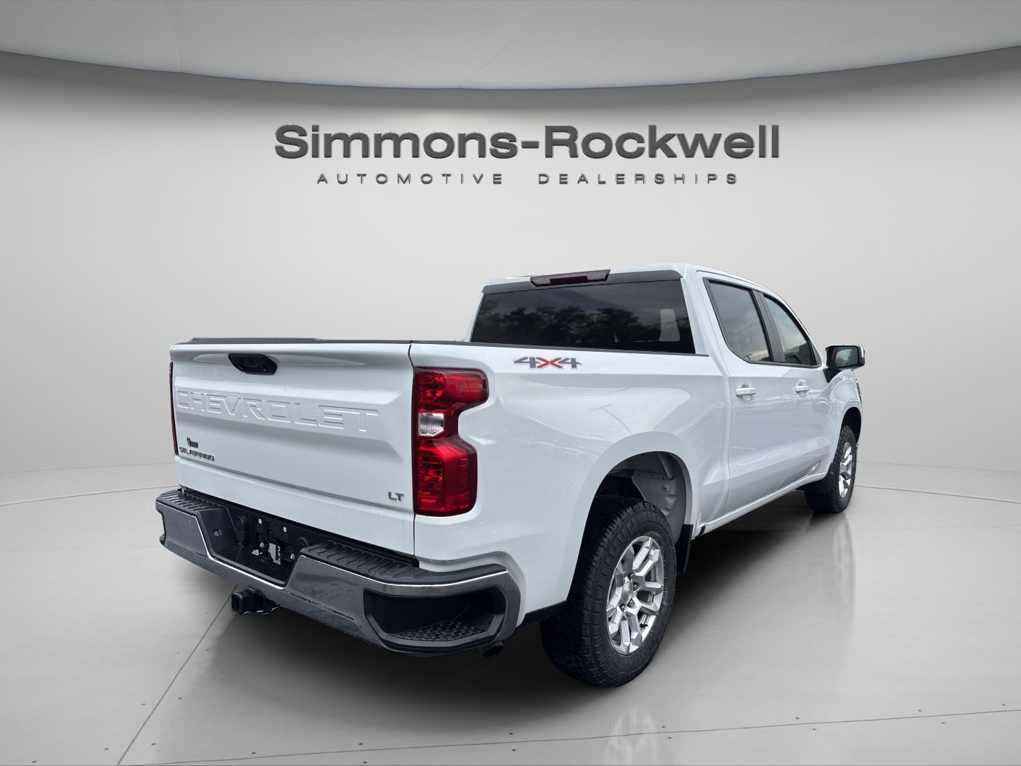 Used 2024 Chevrolet Silverado 1500 LT AWD/4WD image 5