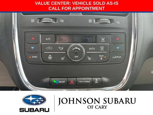 Used 2015 Chrysler Town & Country Limited Platinum FWD image 12
