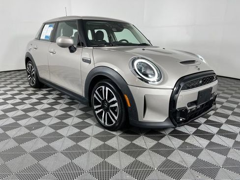 Used 2022 MINI Cooper S FWD image 3