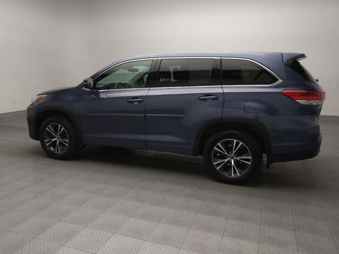 Used 2018 Toyota Highlander LE w/ Protection Package #3 image 3