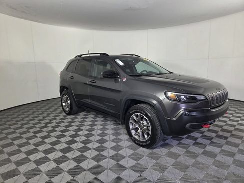 Used 2022 Jeep Cherokee Trailhawk w/ Trailer Tow Group AWD/4WD image 2