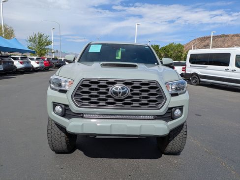 Used 2022 Toyota Tacoma TRD Sport w/ Technology Package image 8