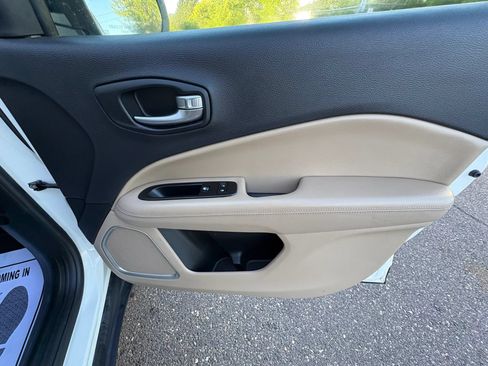 Used 2018 Jeep Compass Sport AWD/4WD image 24
