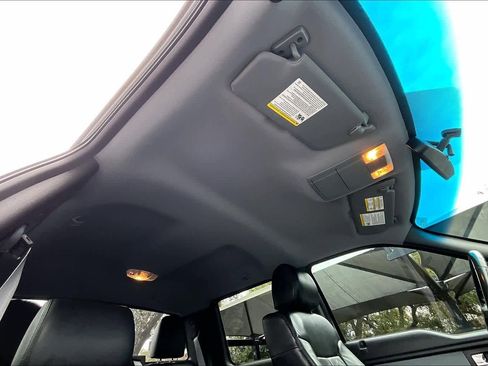 Used 2012 Ford F150 XLT w/ XLT Chrome Pkg image 14